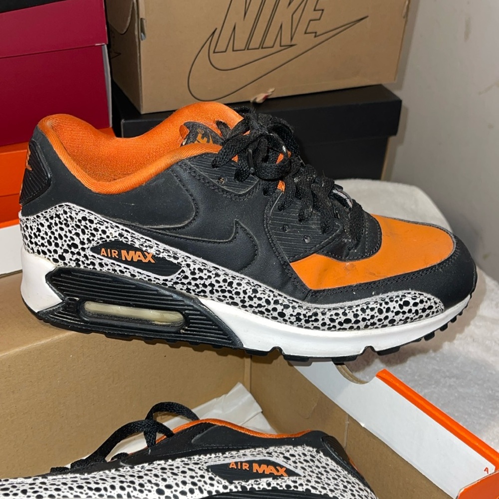 Nike Air Max 90 Premium Halloween Nikes size 7Y or women’s 8